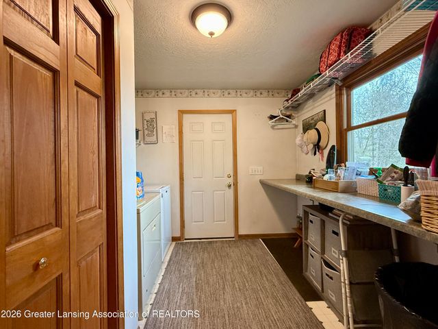 4416 N Smith Road, Dimondale, MI 48821