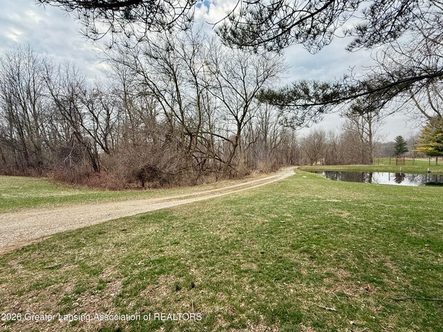 4416 N Smith Road, Dimondale, MI 48821