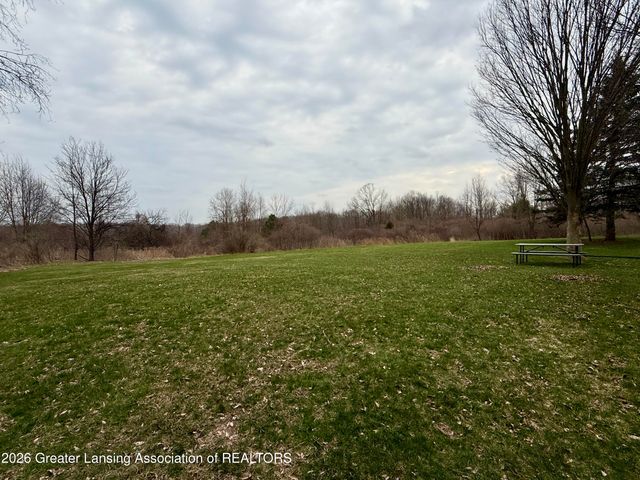 4416 N Smith Road, Dimondale, MI 48821