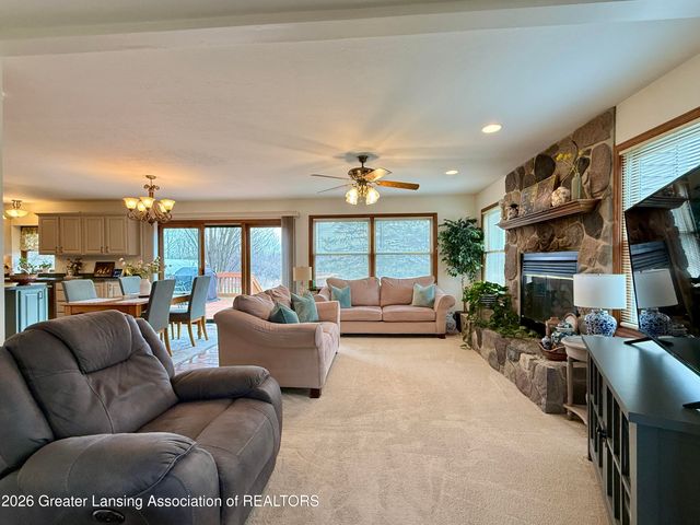 4416 N Smith Road, Dimondale, MI 48821