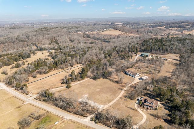 1362 Cliff Amos Rd, Spring Hill, TN 37174