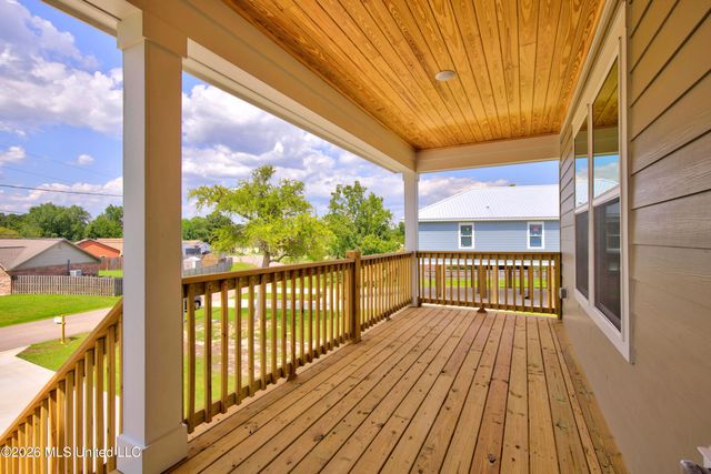 10113 Bald Eagle Drive, Biloxi, MS 39532