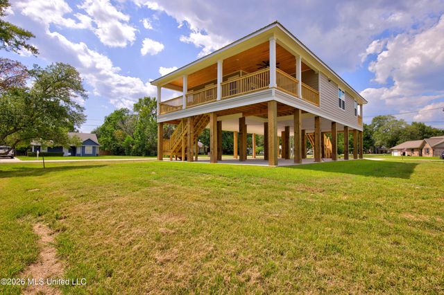 10113 Bald Eagle Drive, Biloxi, MS 39532