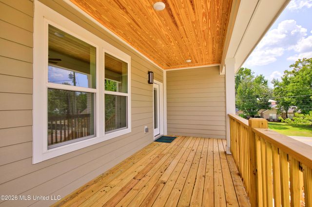 10113 Bald Eagle Drive, Biloxi, MS 39532