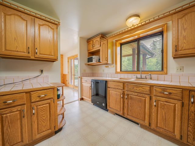 62 Mountain Meadows Way Road, Long Lake, NY 12847