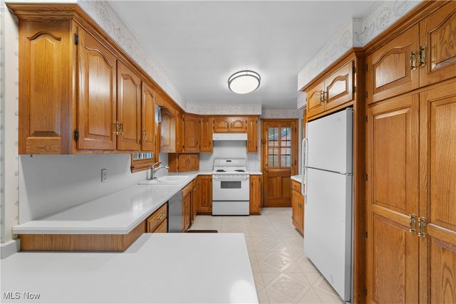 634 Edgewood Street SE, North Canton, OH 44720