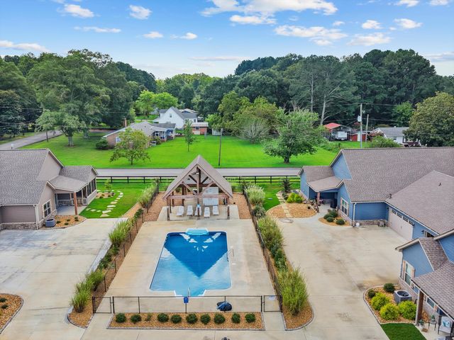 24 Maddox Lane, Chatsworth, GA 30705