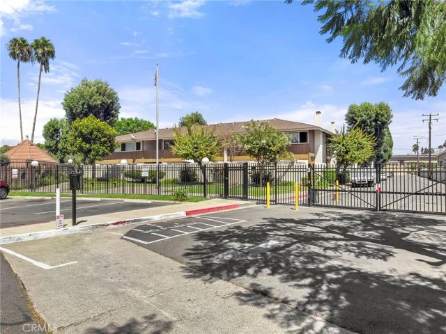 15500 Tustin Village 25, Tustin, CA 92780