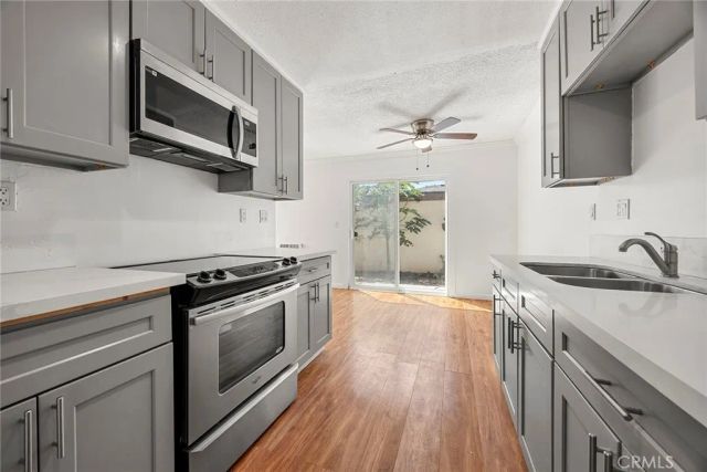 15500 Tustin Village 25, Tustin, CA 92780