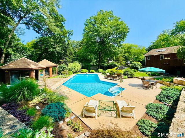 3 Susan Court, Norwalk, CT 06851