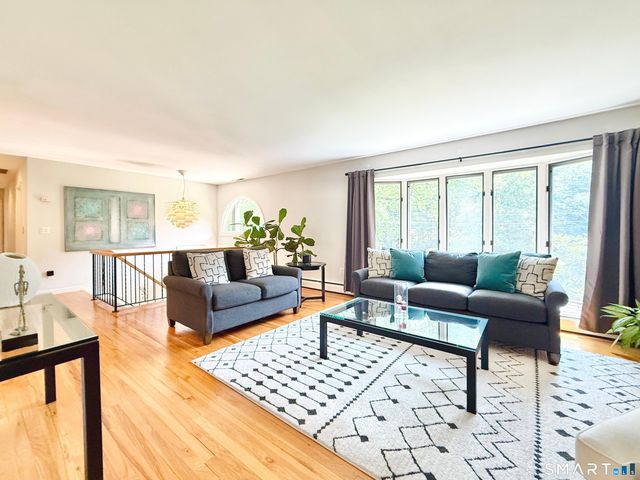 3 Susan Court, Norwalk, CT 06851