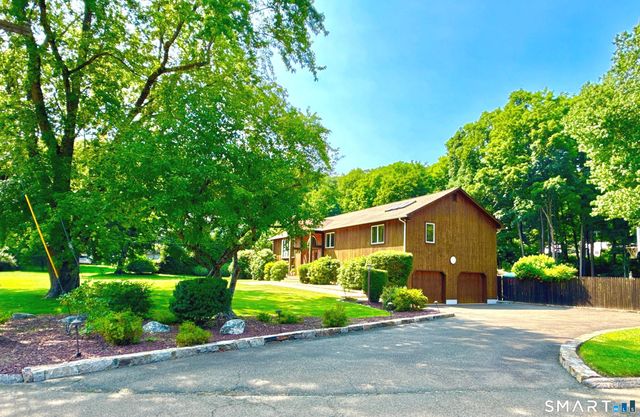 3 Susan Court, Norwalk, CT 06851