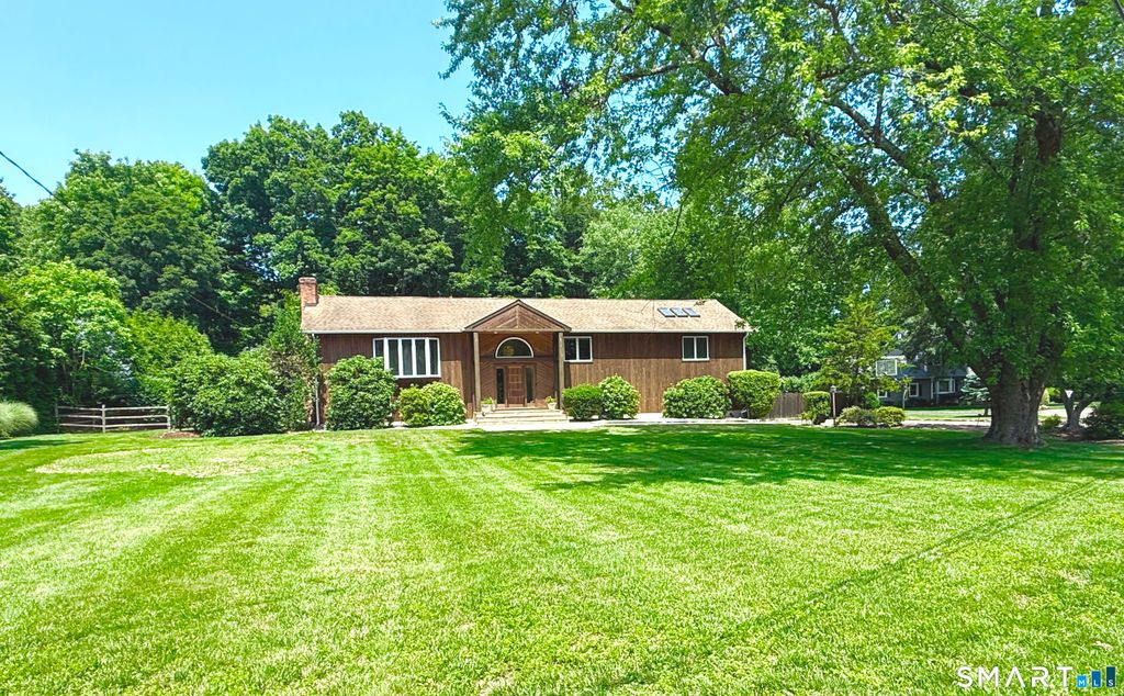 3 Susan Court, Norwalk, CT 06851