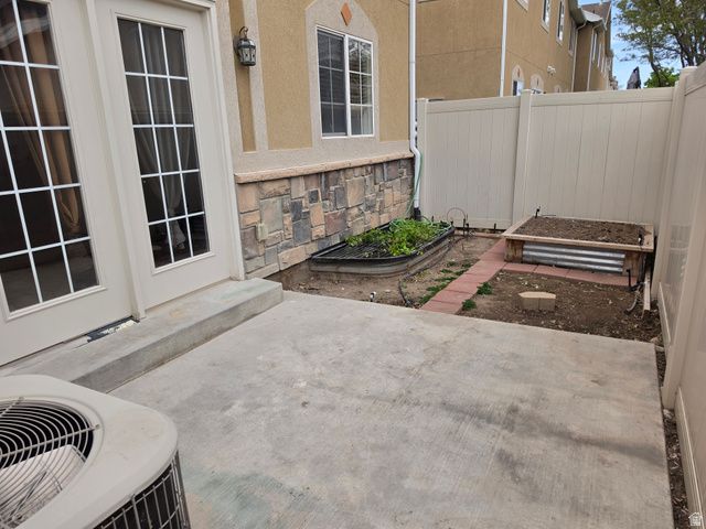 8769 S BROWN PARK DR, West Jordan, UT 84081