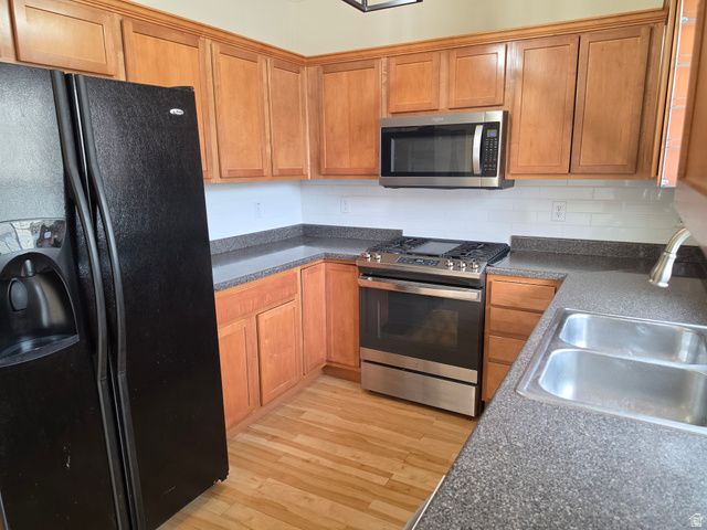 8769 S BROWN PARK DR, West Jordan, UT 84081