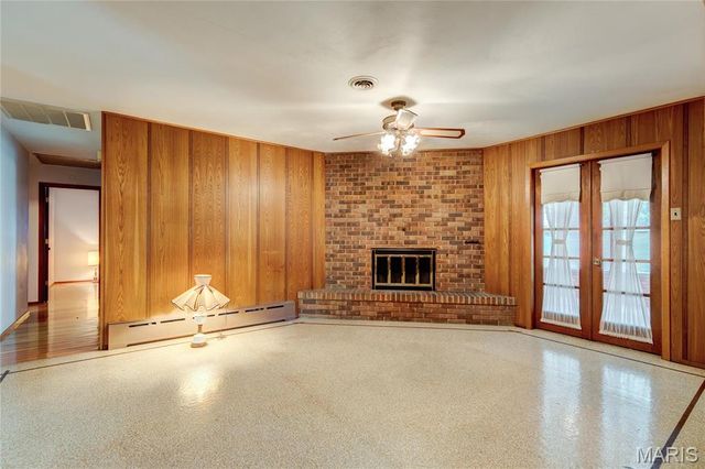 6501 Howdershell Road, Hazelwood, MO 63042