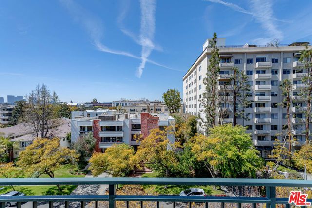 430 N Oakhurst Drive PH407, Beverly Hills, CA 90210