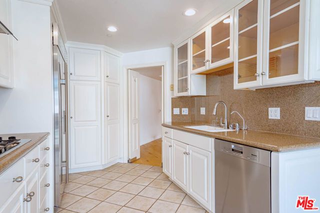 430 N Oakhurst Drive PH407, Beverly Hills, CA 90210