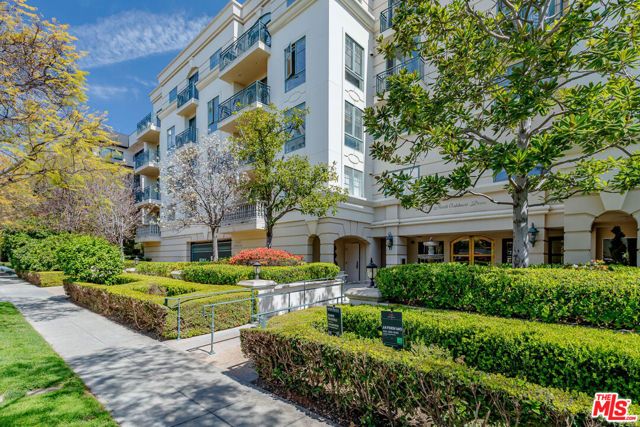 430 N Oakhurst Drive PH407, Beverly Hills, CA 90210