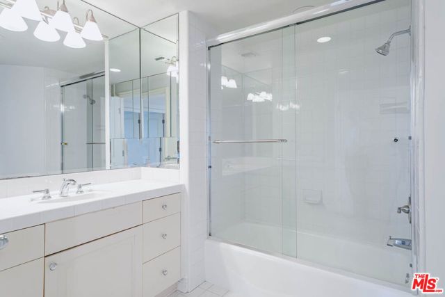 430 N Oakhurst Drive PH407, Beverly Hills, CA 90210