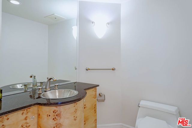 430 N Oakhurst Drive PH407, Beverly Hills, CA 90210