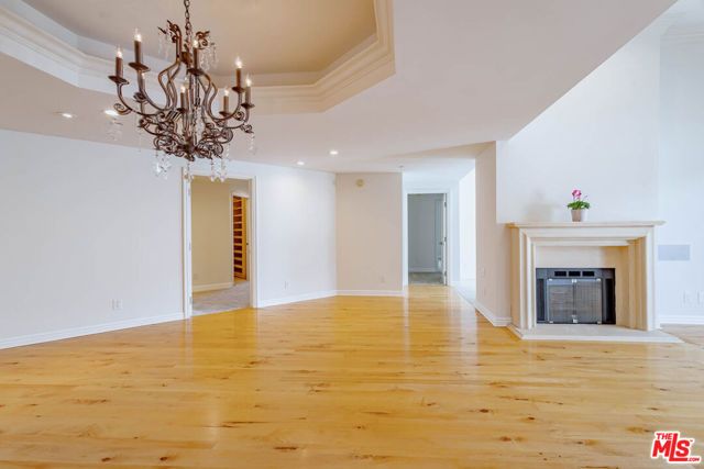 430 N Oakhurst Drive PH407, Beverly Hills, CA 90210