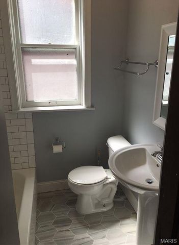 4947 Tholozan Avenue, St Louis, MO 63109