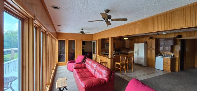 33 Creek View Ln, Waverly, TN 37185