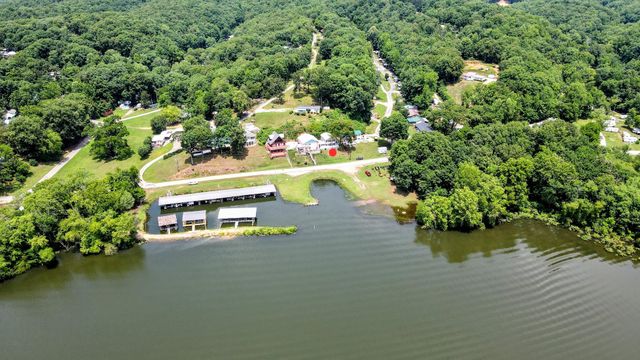 33 Creek View Ln, Waverly, TN 37185