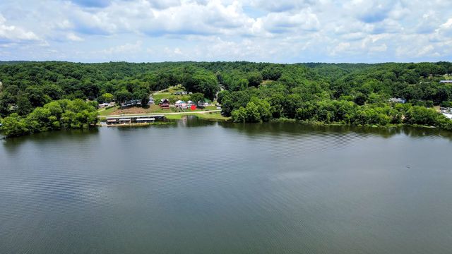 33 Creek View Ln, Waverly, TN 37185