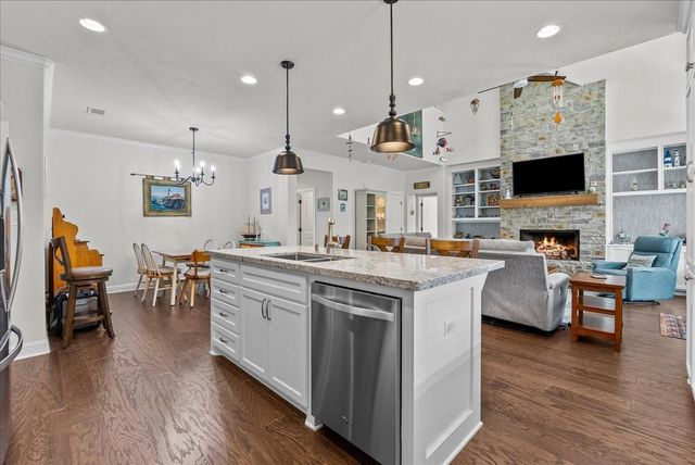 305 Northwood Park, Livingston, TX 77351