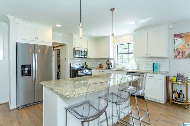 1621 CRESTHILL ROAD, Birmingham, AL 35213