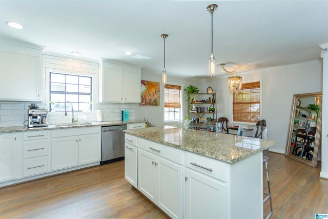 1621 CRESTHILL ROAD, Birmingham, AL 35213