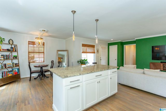 1621 CRESTHILL ROAD, Birmingham, AL 35213