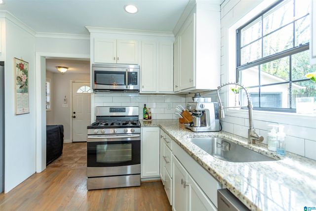 1621 CRESTHILL ROAD, Birmingham, AL 35213