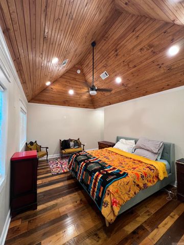 6223 CANTRELL Road, Little Rock, AR 72207