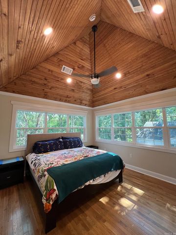 6223 CANTRELL Road, Little Rock, AR 72207