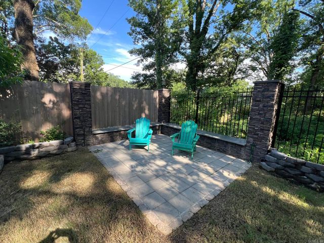 6223 CANTRELL Road, Little Rock, AR 72207