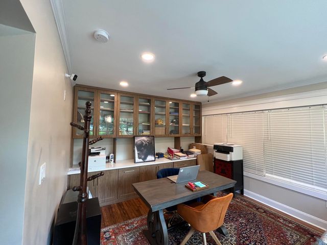 6223 CANTRELL Road, Little Rock, AR 72207