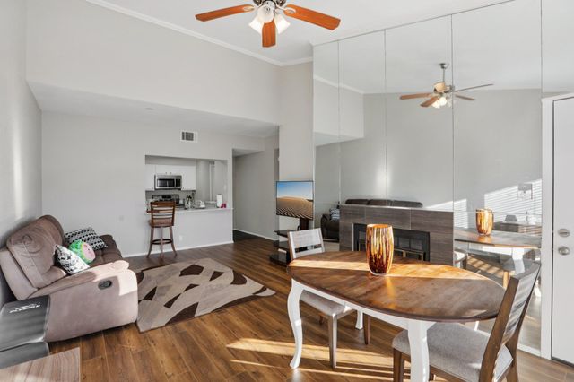 807 W 25th ST 302, Austin, TX 78705