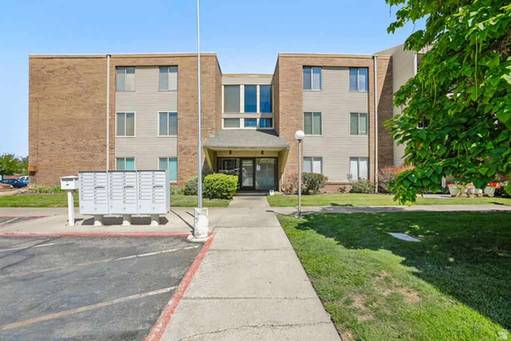 290 N 500 W #301, Bountiful, UT 84010 — exterior