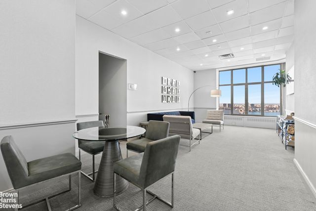 500 W 43rd St Apt 11J, New York City, NY 10036