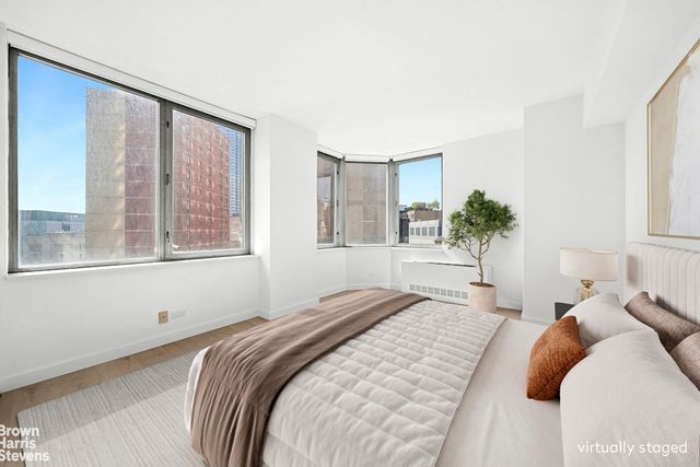 500 W 43rd St Apt 11J, New York City, NY 10036