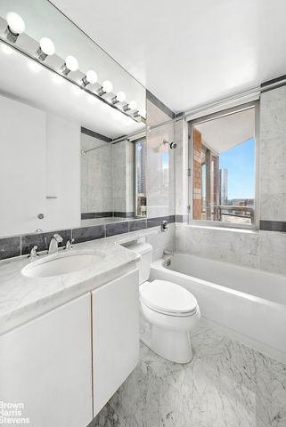 500 W 43rd St Apt 11J, New York City, NY 10036
