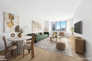 500 W 43rd St Apt 11J, New York City, NY 10036