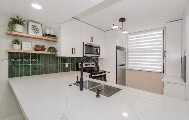 1709 Whitehall Drive 103, Davie, FL 33324