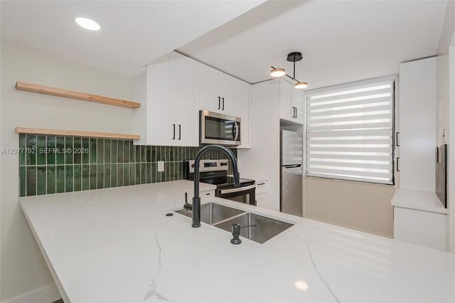 1709 Whitehall Drive 103, Davie, FL 33324