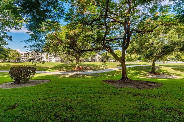 1709 Whitehall Drive 103, Davie, FL 33324