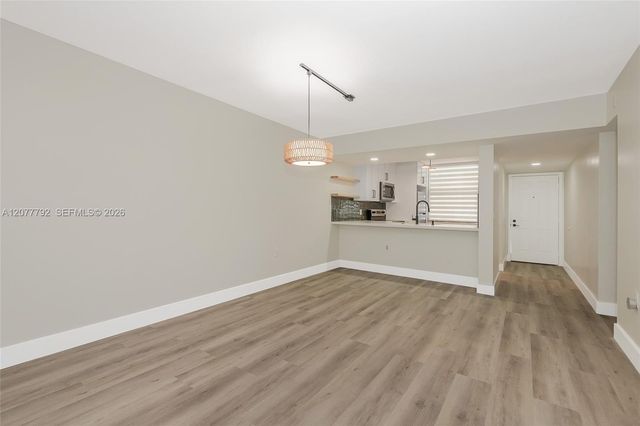 1709 Whitehall Drive 103, Davie, FL 33324