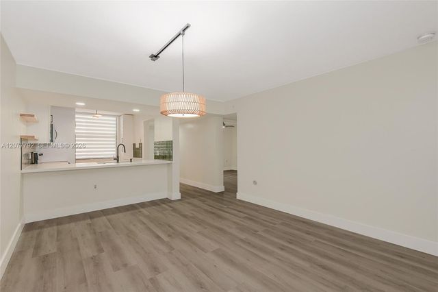 1709 Whitehall Drive 103, Davie, FL 33324